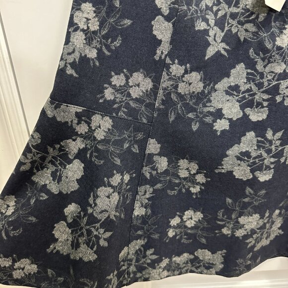 Banana Republic A-Line Navy Floral Mini Skirt - Size 2 - Picture 4 of 7